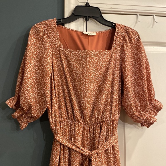 Bohme Floral Midi Dress - Picture 2 of 4